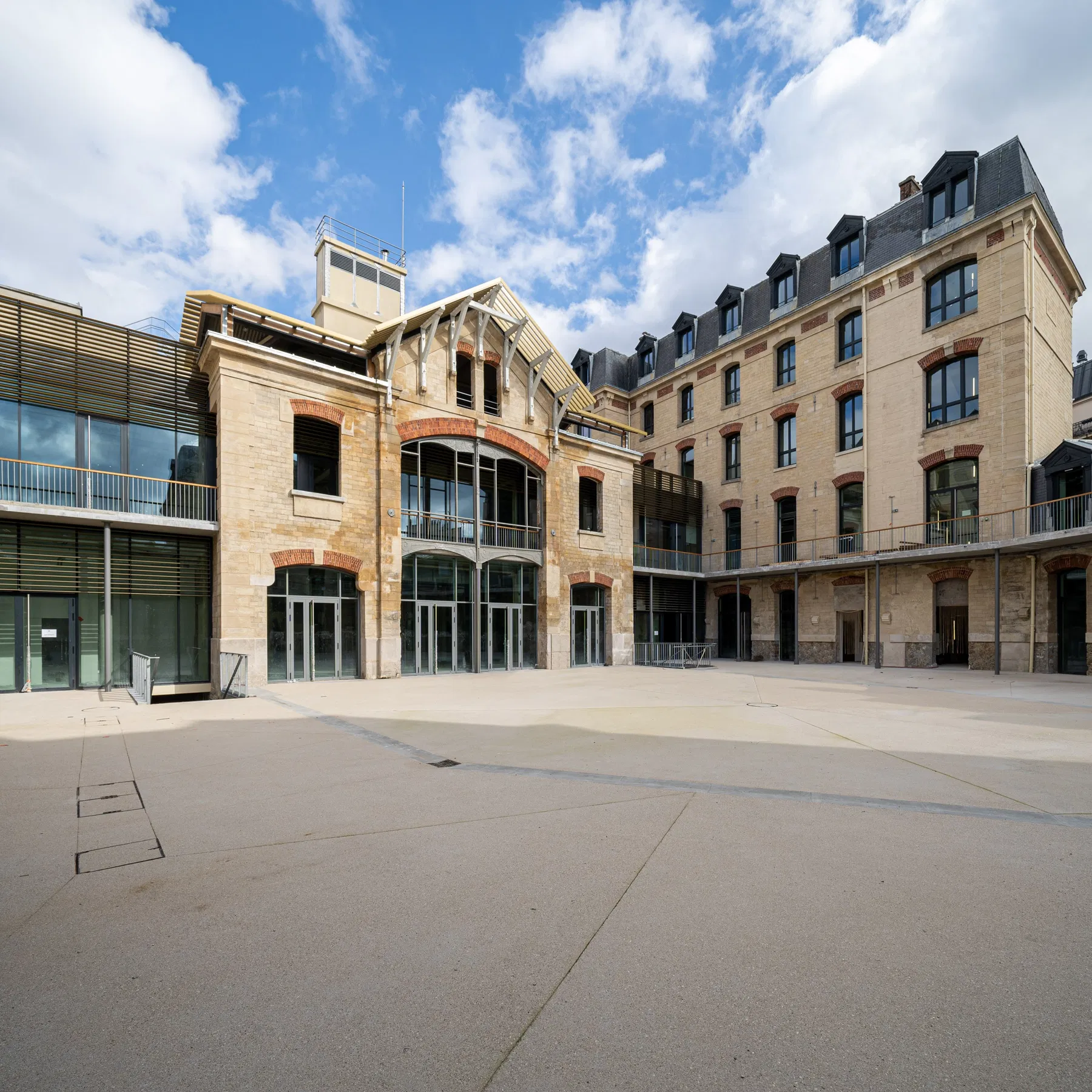 La Caserne header